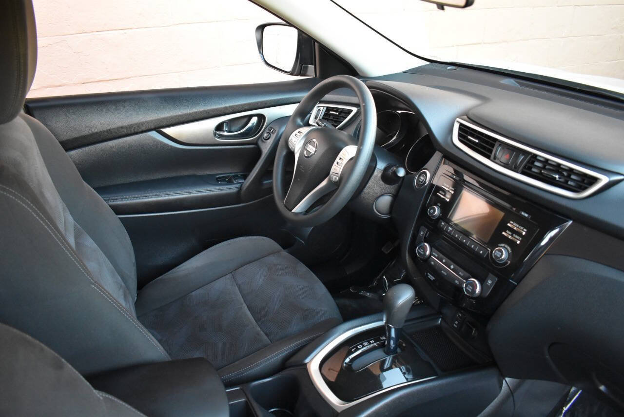 Used 2015 Nissan Rogue SV AWD/4WD image 17