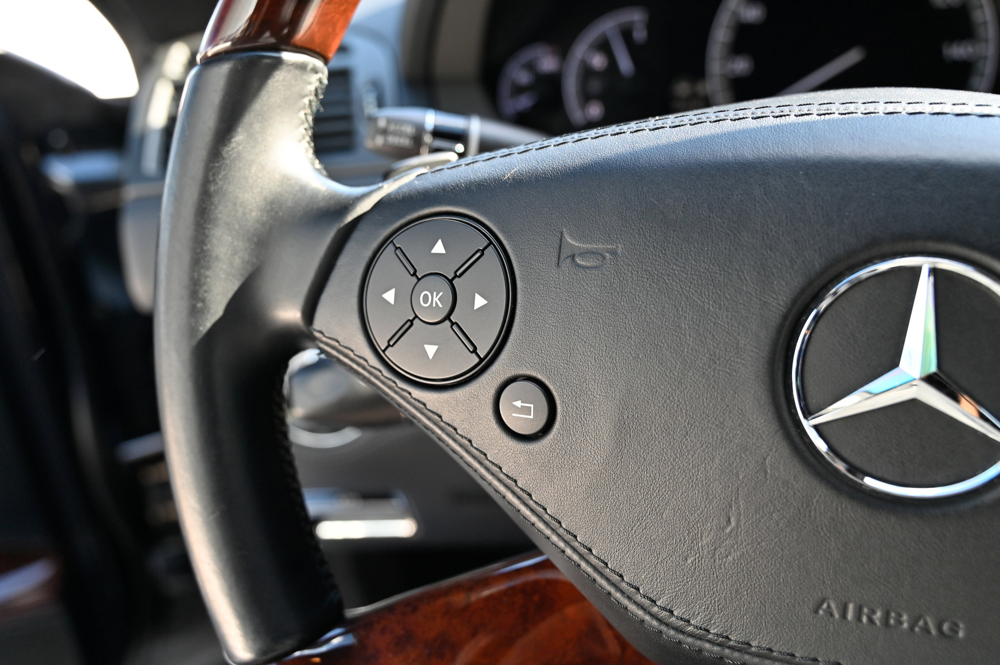 Used 2013 Mercedes-Benz CL 550 4MATIC image 26