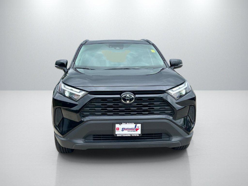 Used 2025 Toyota RAV4 XLE FWD image 2