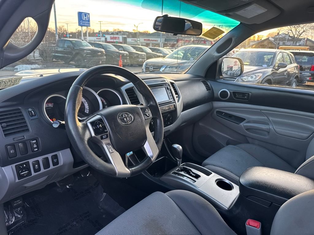 Used 2015 Toyota Tacoma 4x4 Access Cab V6 w/ TRD Sport Package image 15