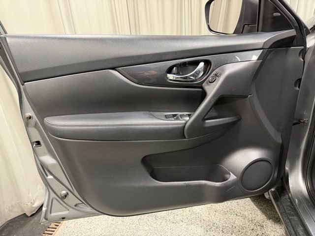 Used 2019 Nissan Rogue S w/ Special Edition Package image 18