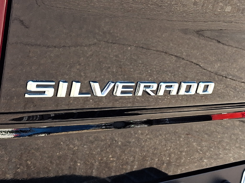 Used 2023 Chevrolet Silverado 1500 LT AWD/4WD image 31
