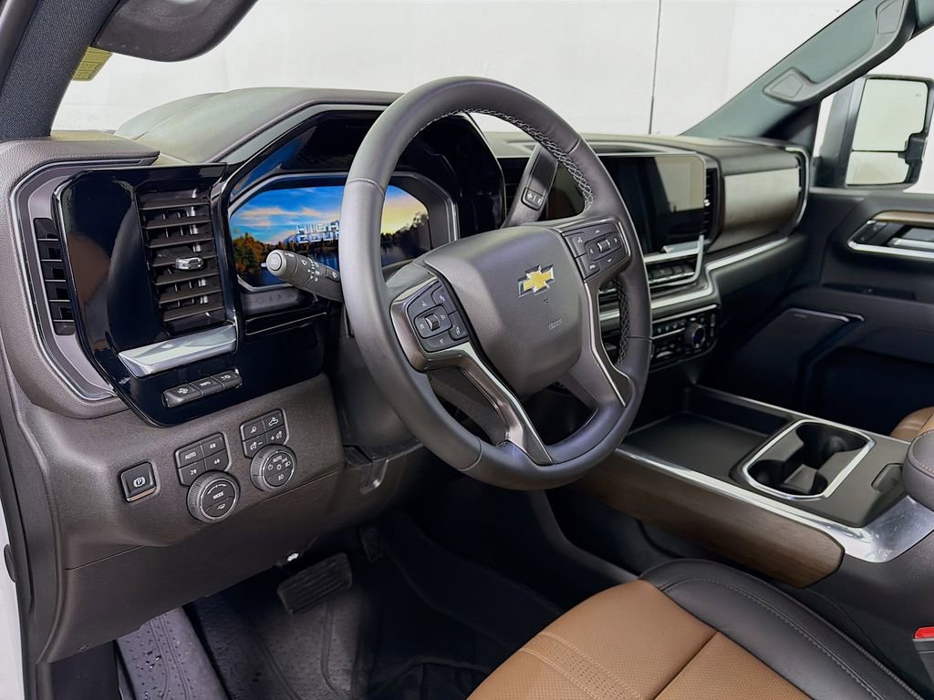 Used 2026 Chevrolet Silverado 3500 High Country w/ Technology Package AWD/4WD image 10