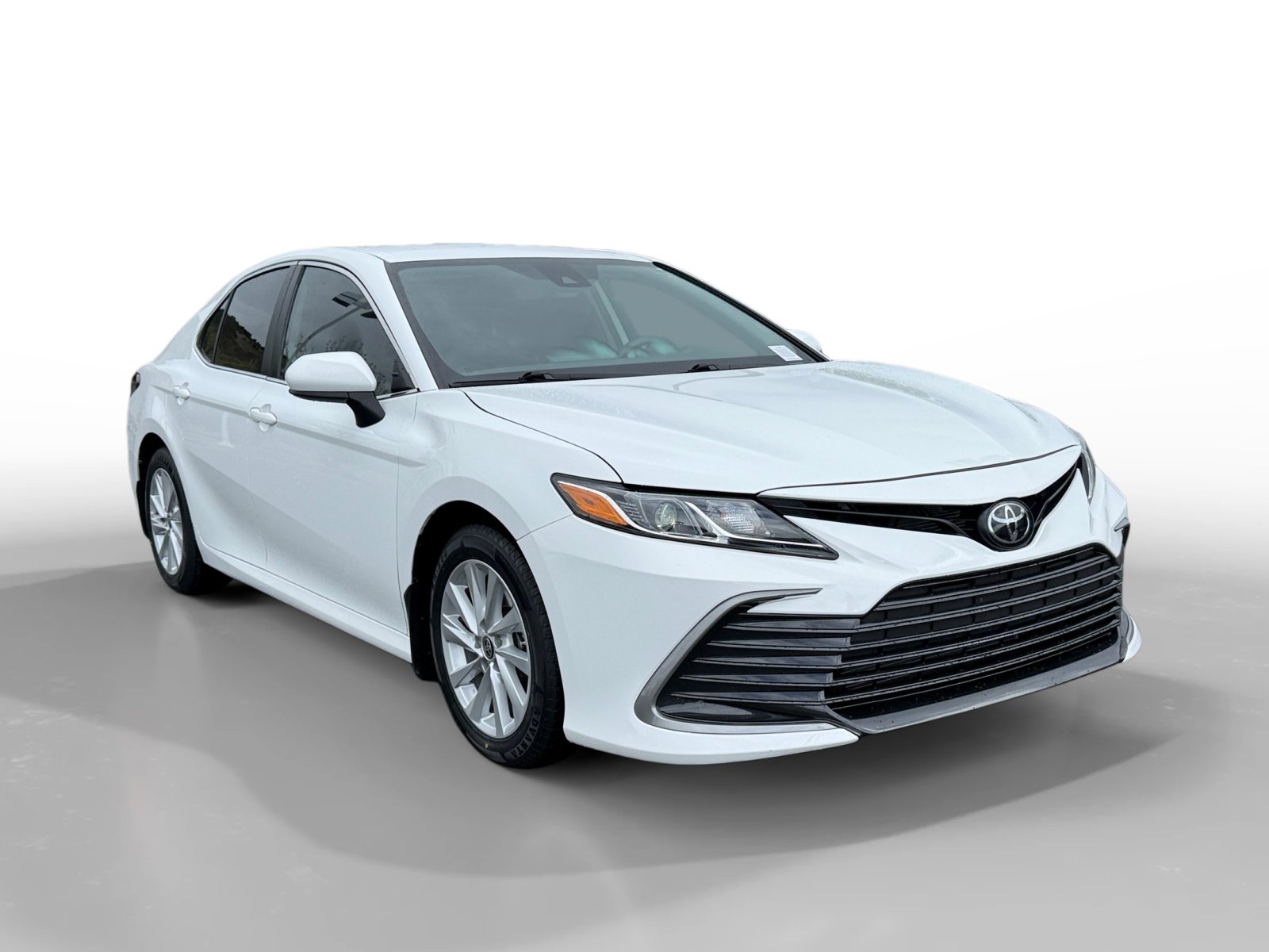 Used 2023 Toyota Camry LE image 7