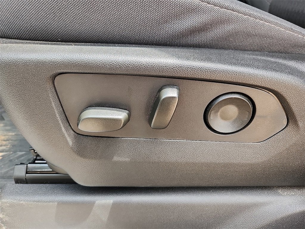 New 2025 Chevrolet Silverado 1500 LT image 12