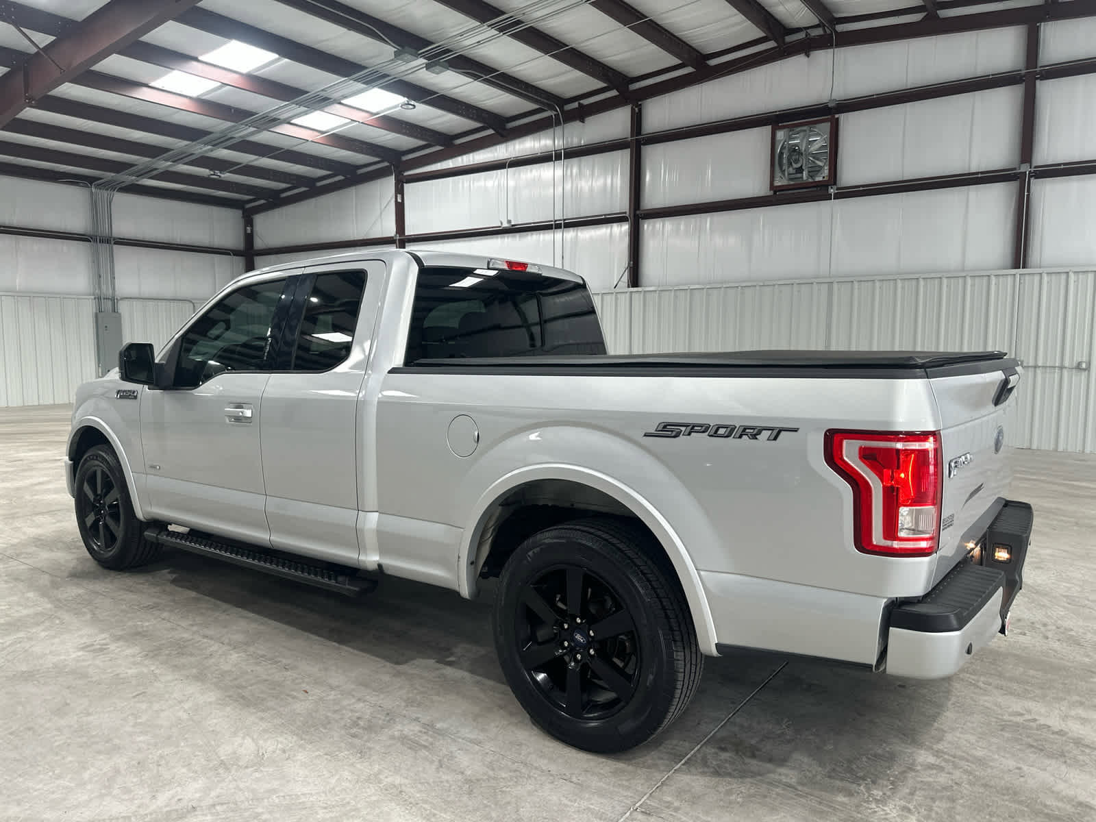 Used 2015 Ford F150 XLT w/ Equipment Group 302A Luxury RWD image 3