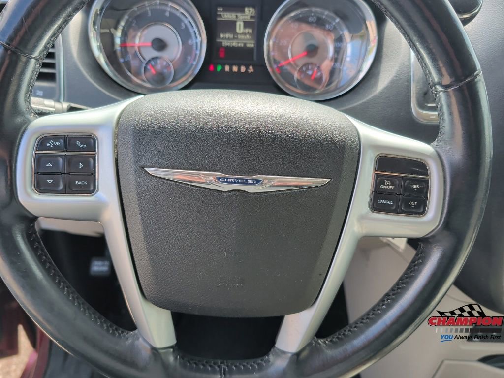 Used 2013 Chrysler Town & Country Touring-L w/ Entertainment Group #2 FWD image 15
