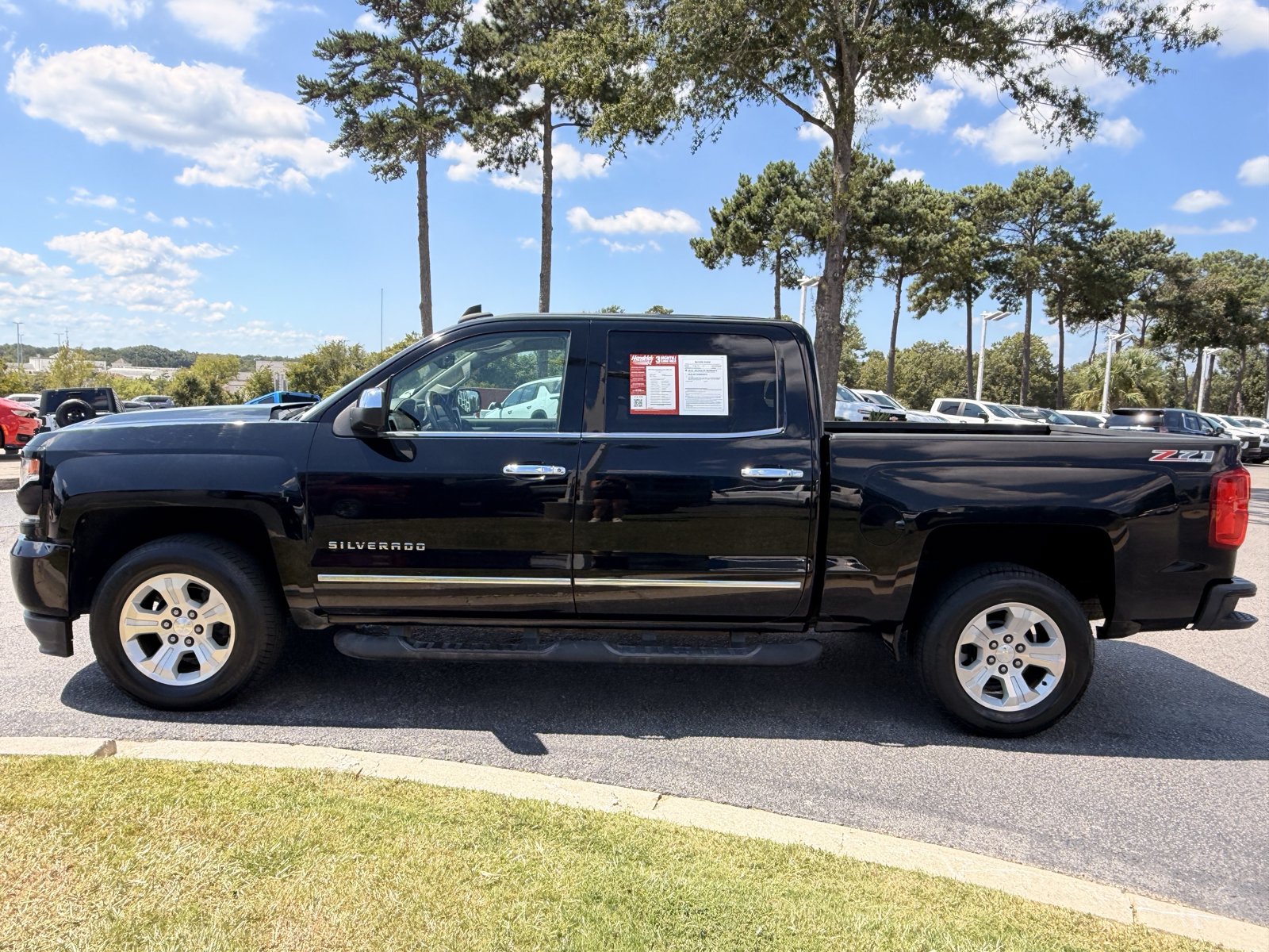 Used 2017 Chevrolet Silverado 1500 LTZ Z71 w/ LTZ Plus Package AWD/4WD image 9