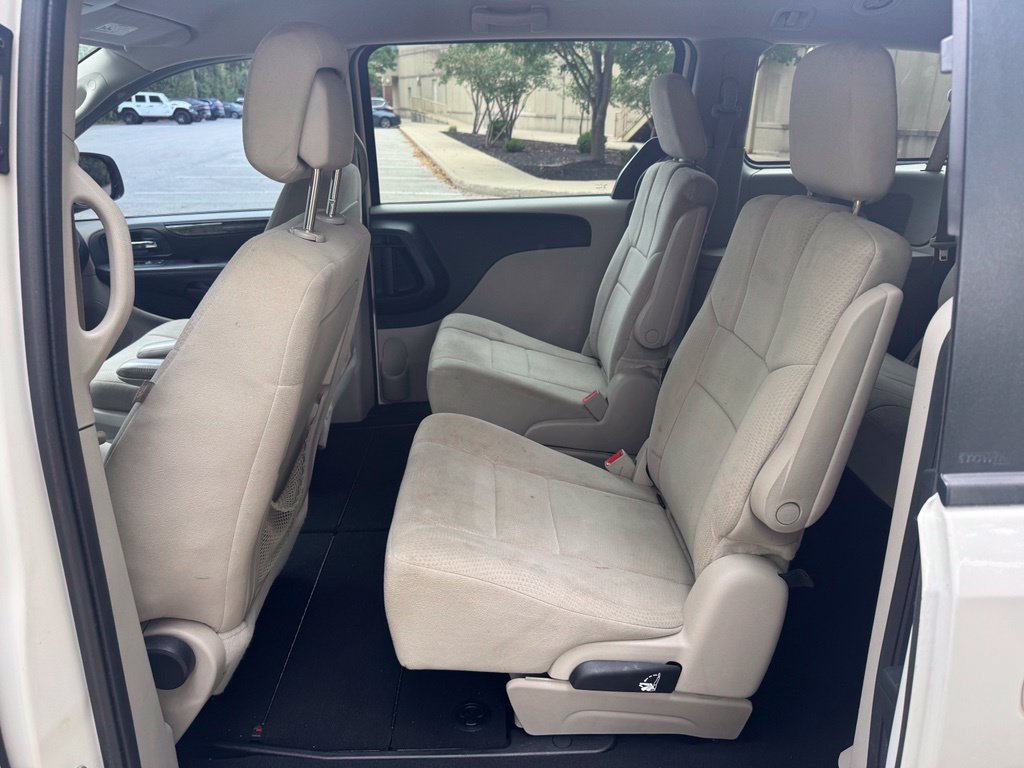 Used 2012 Dodge Grand Caravan SE FWD image 16