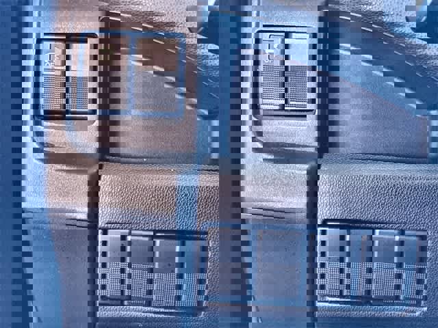 Used 2015 MAZDA MAZDA5 Sport image 37