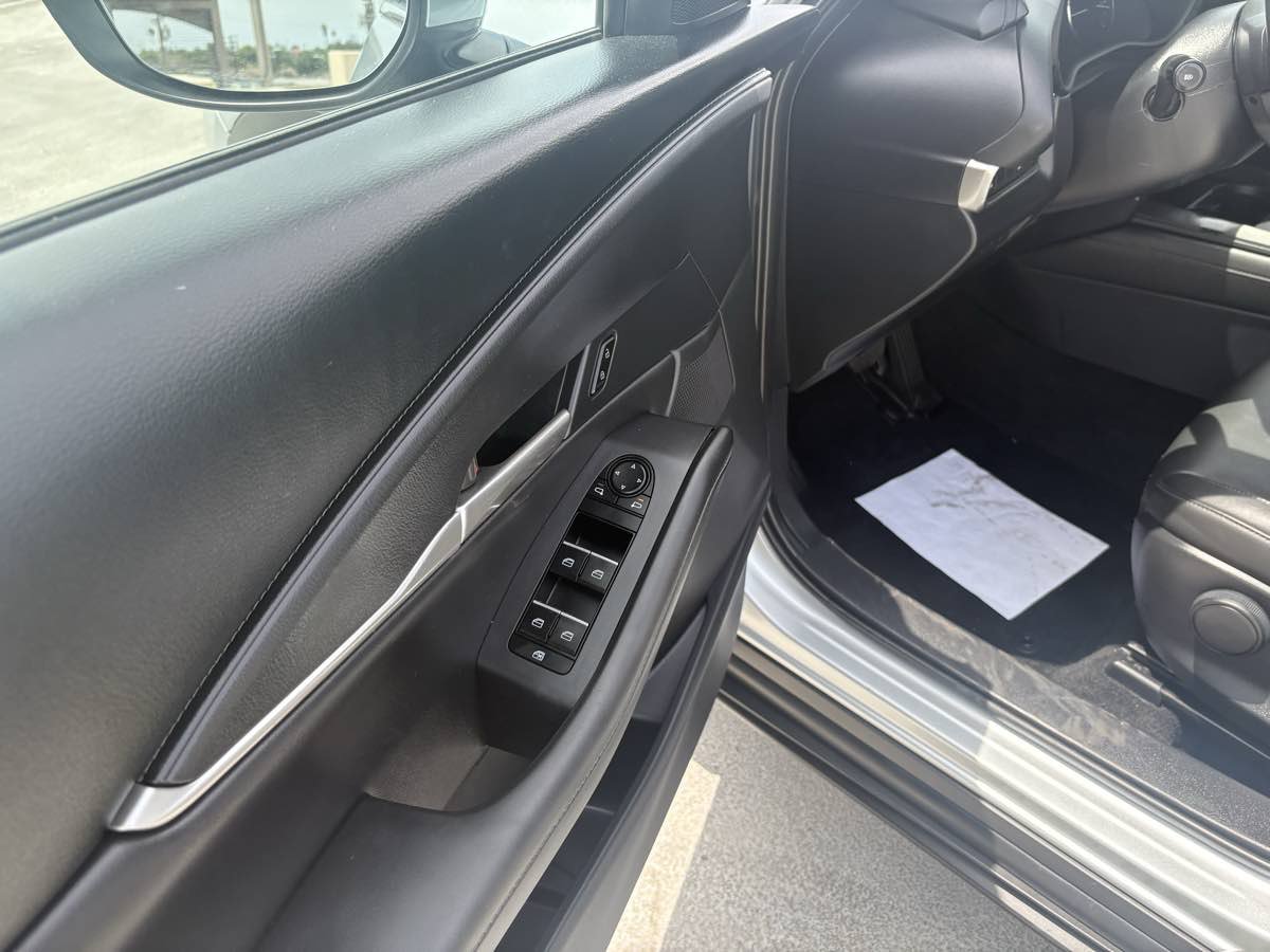Used 2021 MAZDA CX-30 FWD 2.5 S w/ Select Package image 21