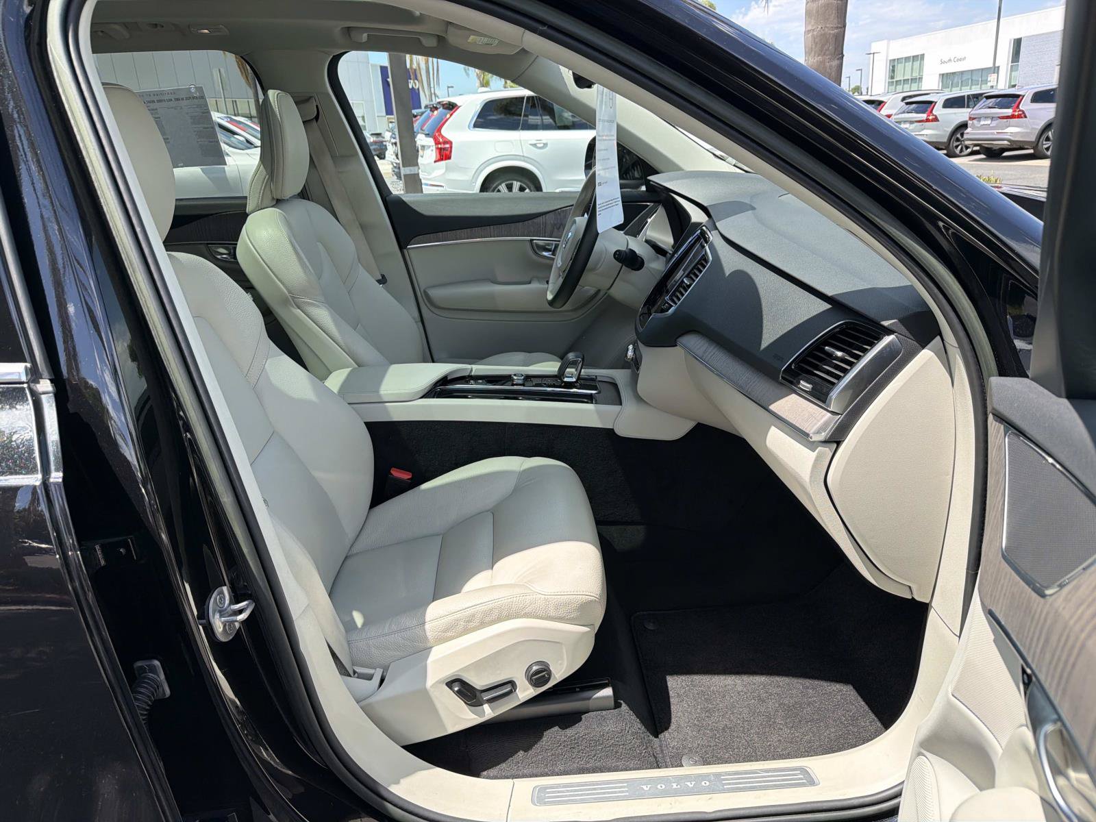 Certified 2023 Volvo XC90 B6 Plus w/ Protection Package Premier AWD/4WD image 26