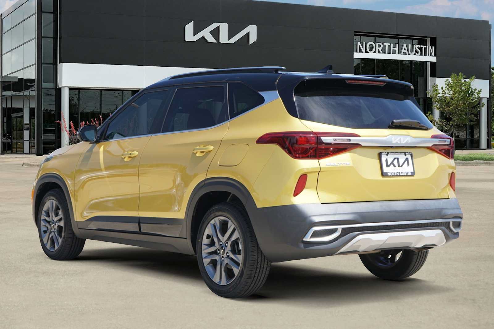 Certified 2023 Kia Seltos S FWD image 4