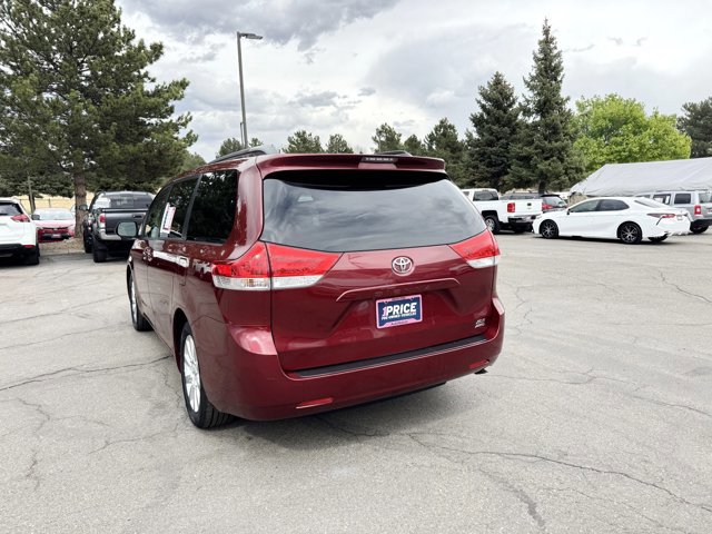 Used 2012 Toyota Sienna XLE image 5