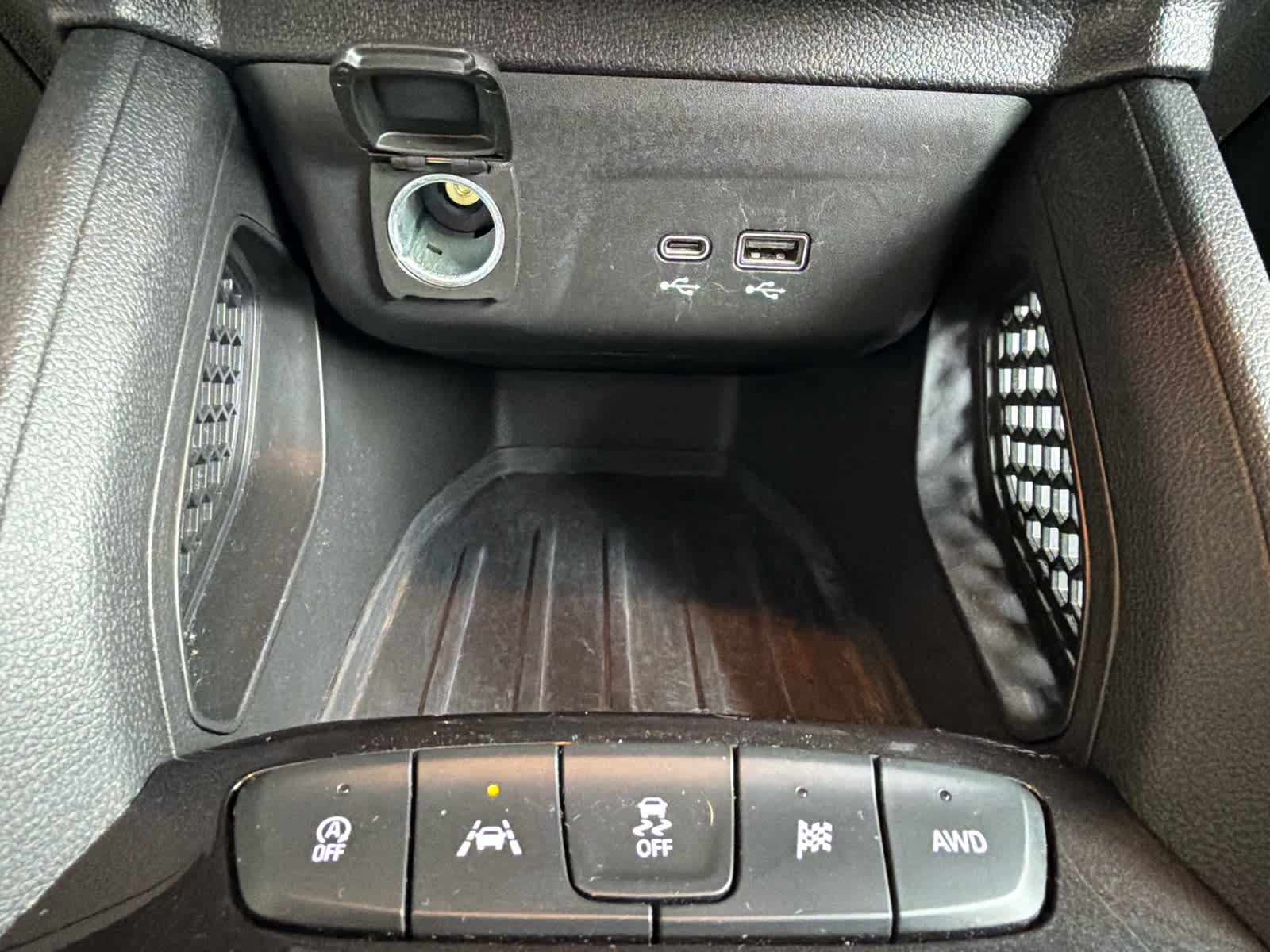 Used 2024 Chevrolet TrailBlazer LT AWD/4WD image 19