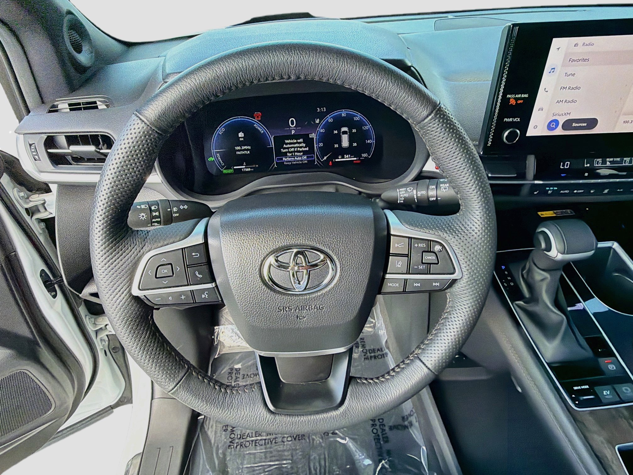 Used 2025 Toyota Sienna Platinum AWD/4WD image 38