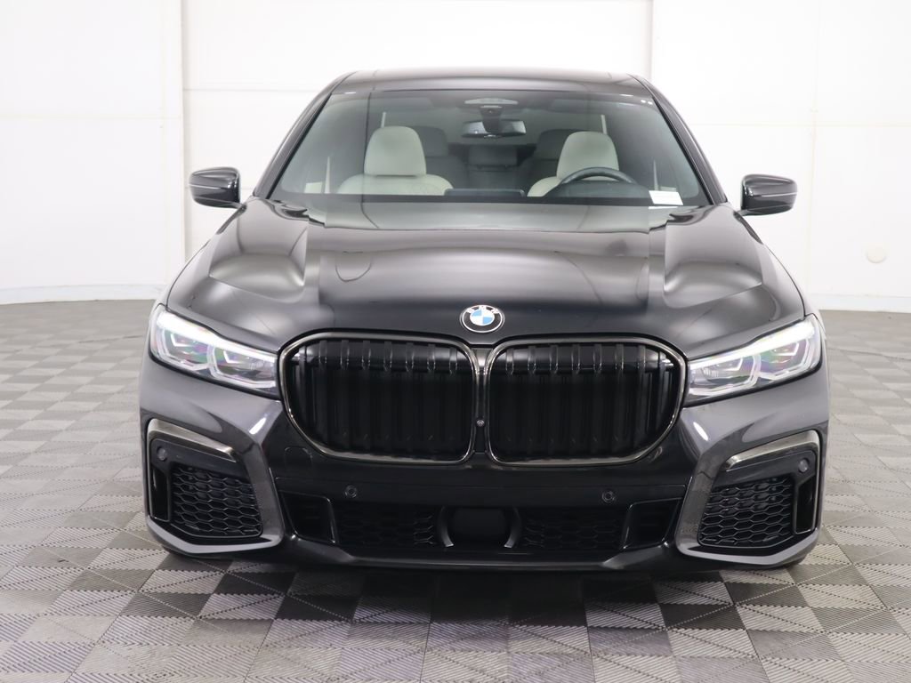 Certified 2022 BMW 750i xDrive w/ Luxury Rear Seating Package image 2