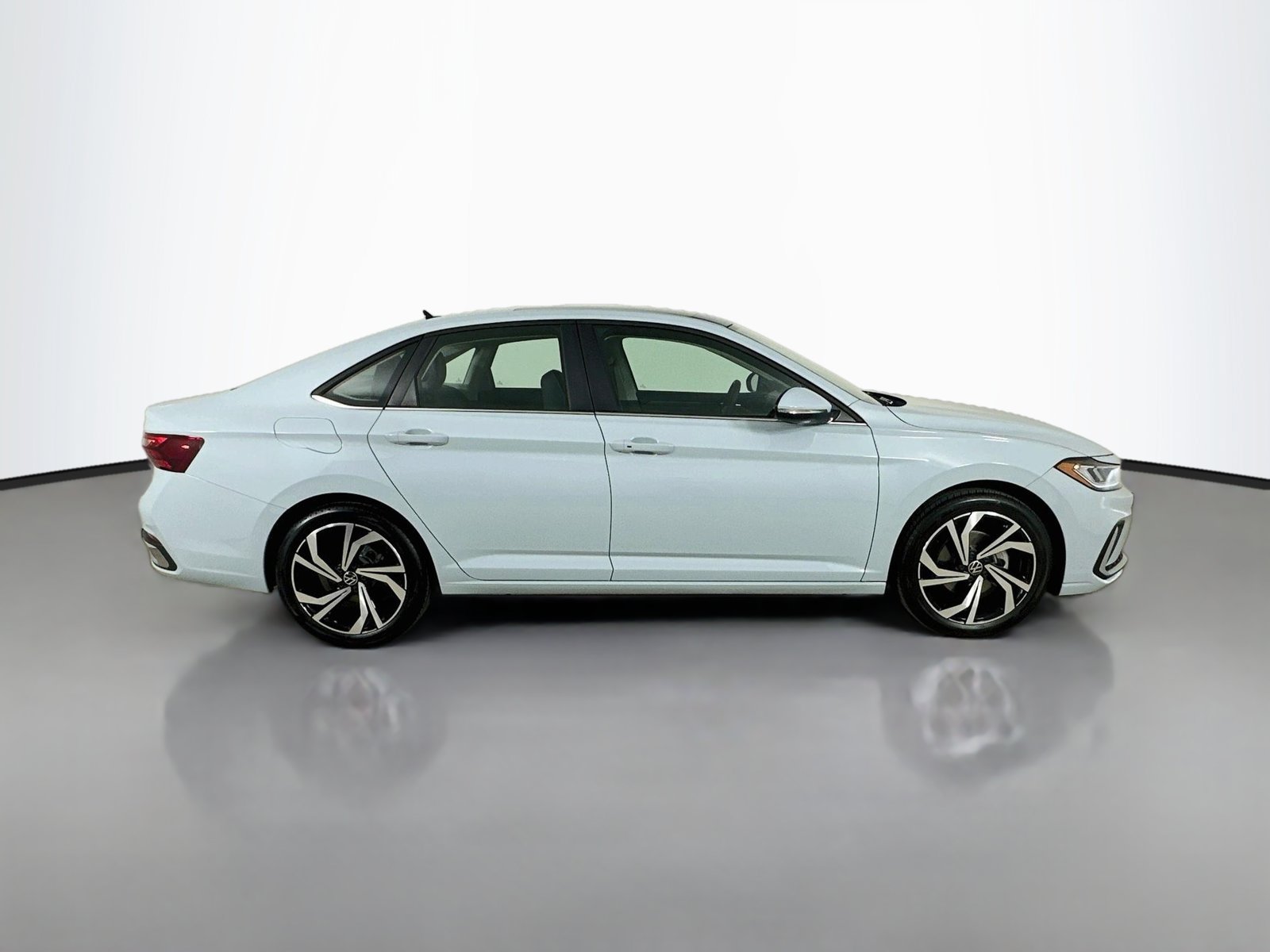 Used 2026 Volkswagen Jetta SEL FWD image 4