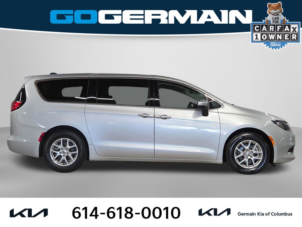 Used 2023 Chrysler Voyager LX image 7