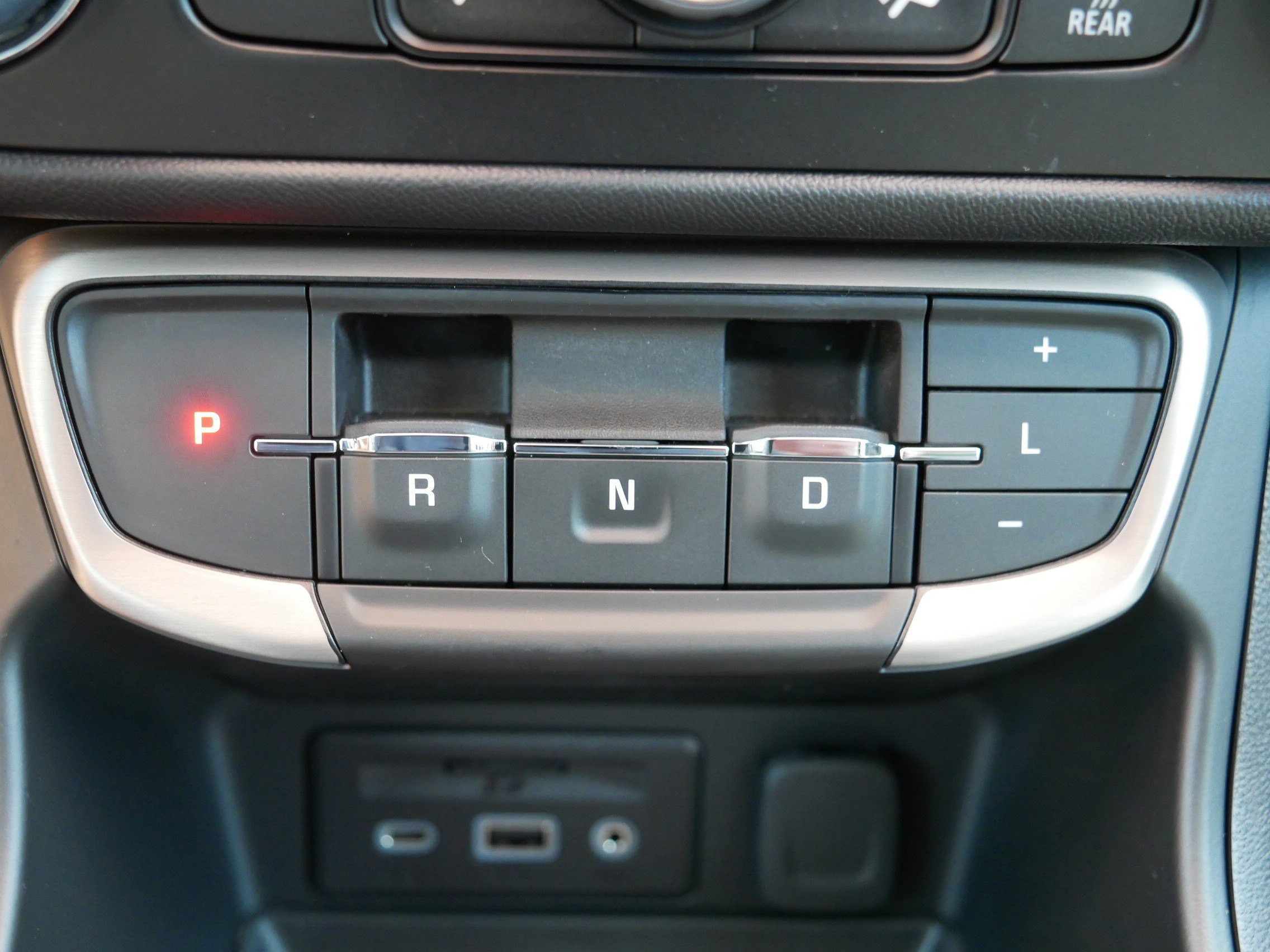 Used 2023 GMC Terrain Denali w/ Black Diamond Edition AWD/4WD image 24