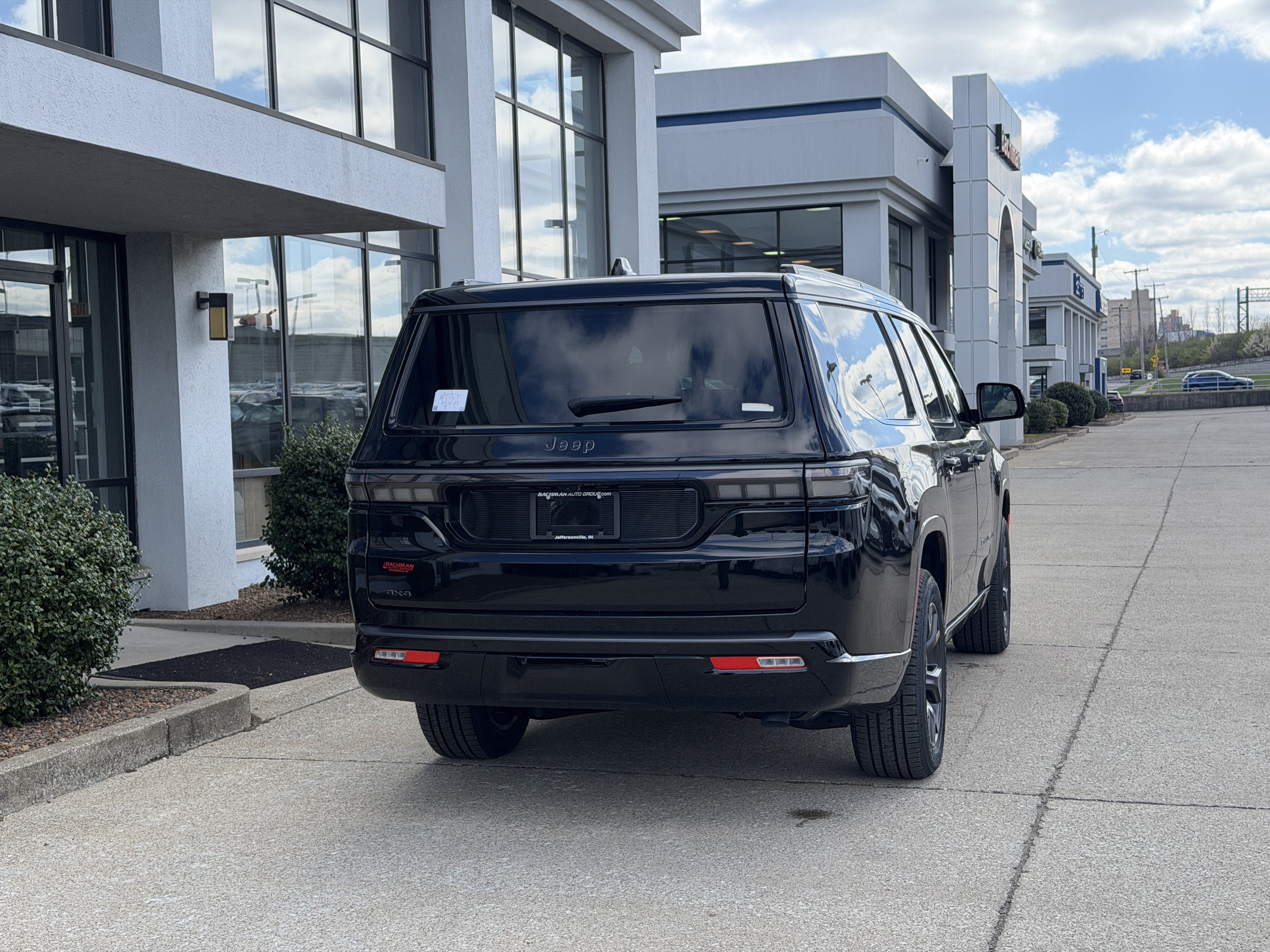 New 2026 Jeep Grand Wagoneer L Limited w/ Premium Group II AWD/4WD image 5