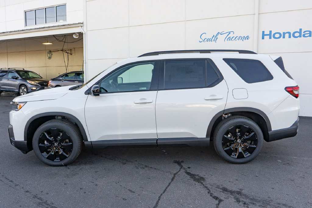 New 2026 Honda Pilot Black Edition image 9
