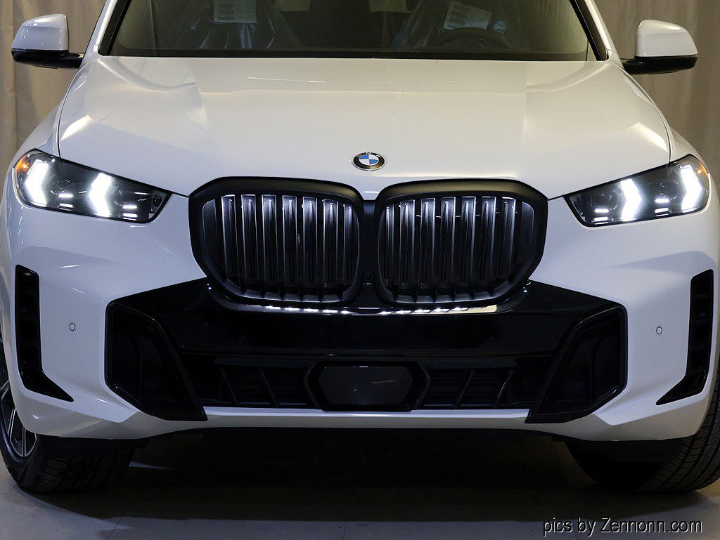 New 2026 BMW X5 xDrive40i w/ M Sport Package AWD/4WD image 6