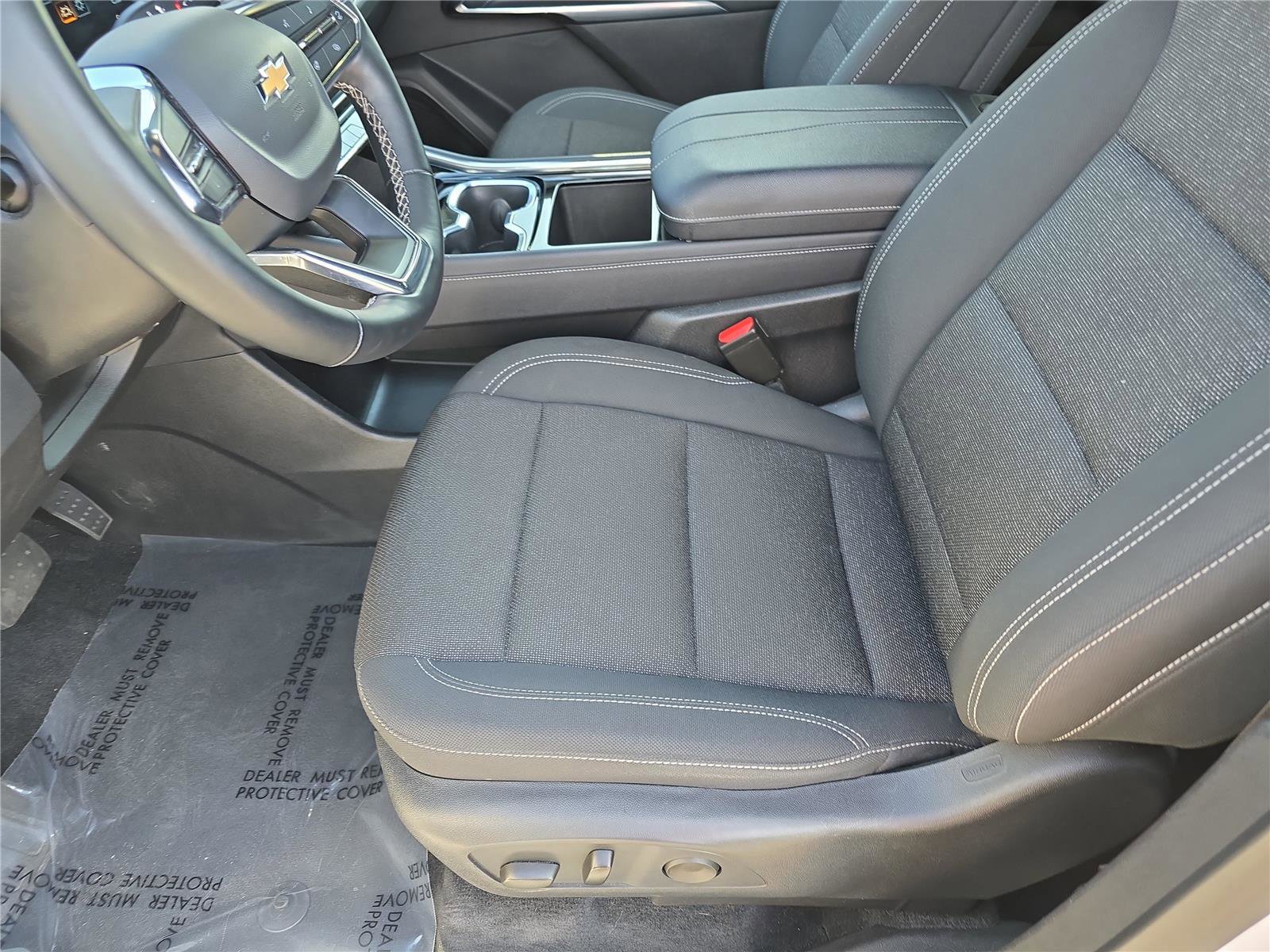 Used 2025 Chevrolet Traverse LT image 19