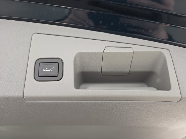 New 2026 Cadillac XT5 Premium Luxury w/ LPO, Floor Liner Package AWD/4WD image 31