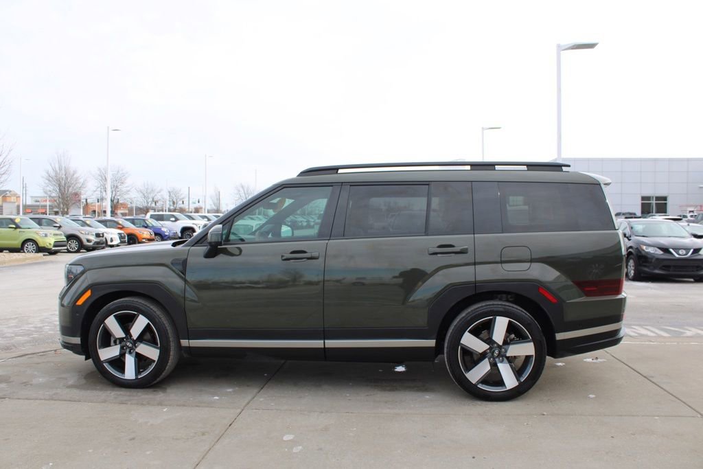 Used 2024 Hyundai Santa Fe Limited image 4