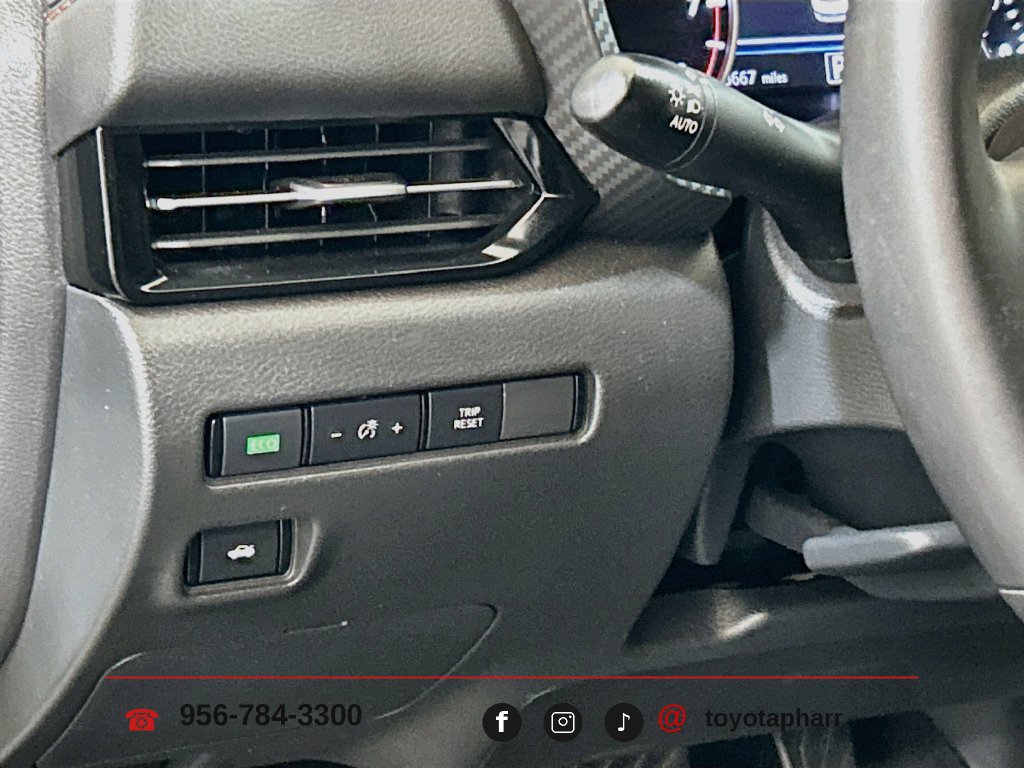 Used 2025 Nissan Sentra SR w/ Midnight Edition FWD image 9