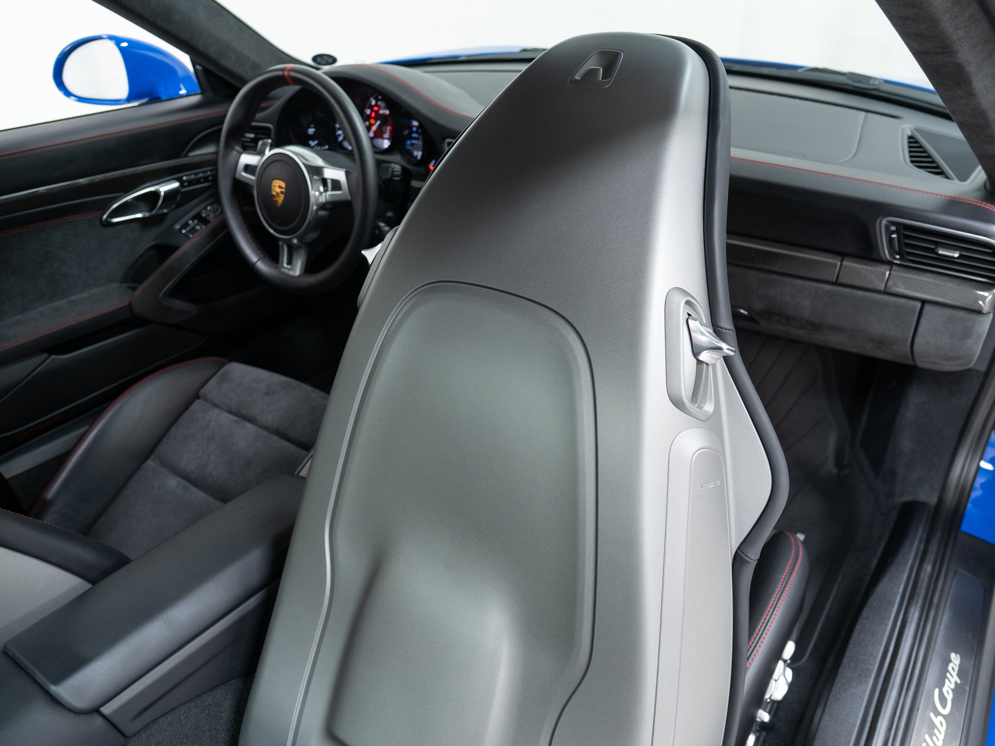 Certified 2016 Porsche 911 Carrera GTS RWD image 42