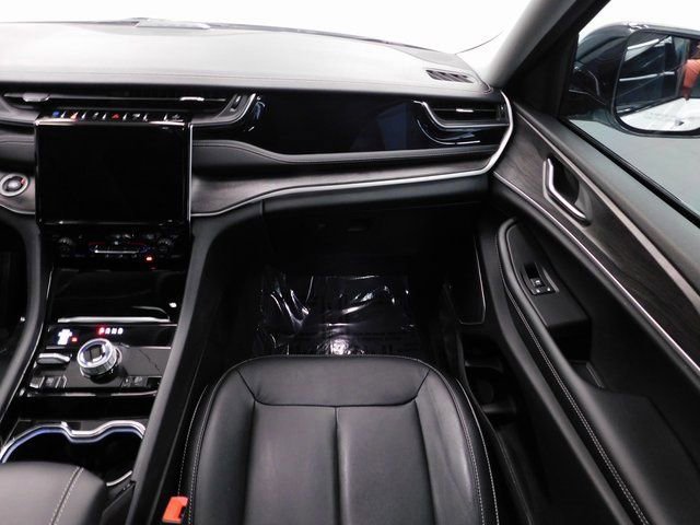 Used 2023 Jeep Grand Cherokee 4WD 4xe image 39