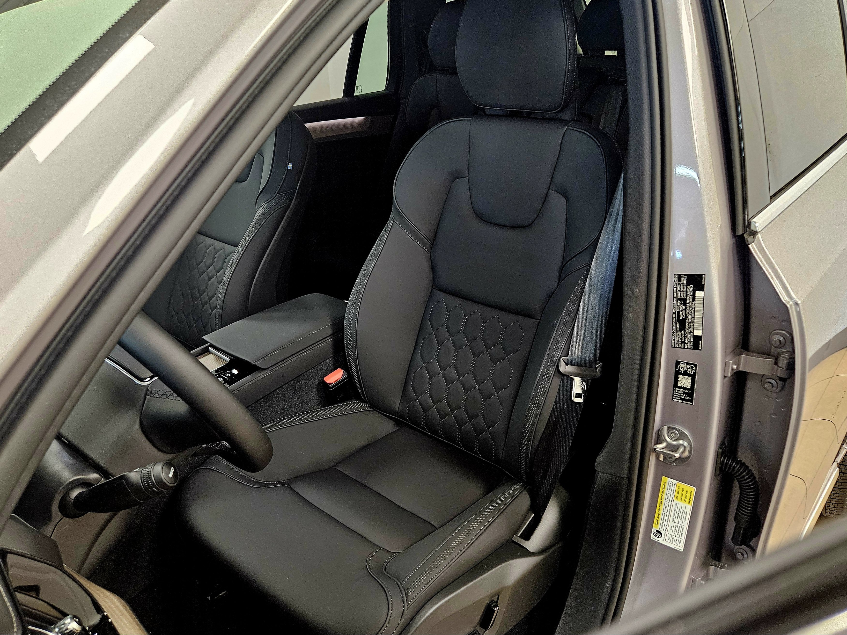 New 2026 Volvo XC90 B5 Plus w/ Protection Package AWD/4WD image 40