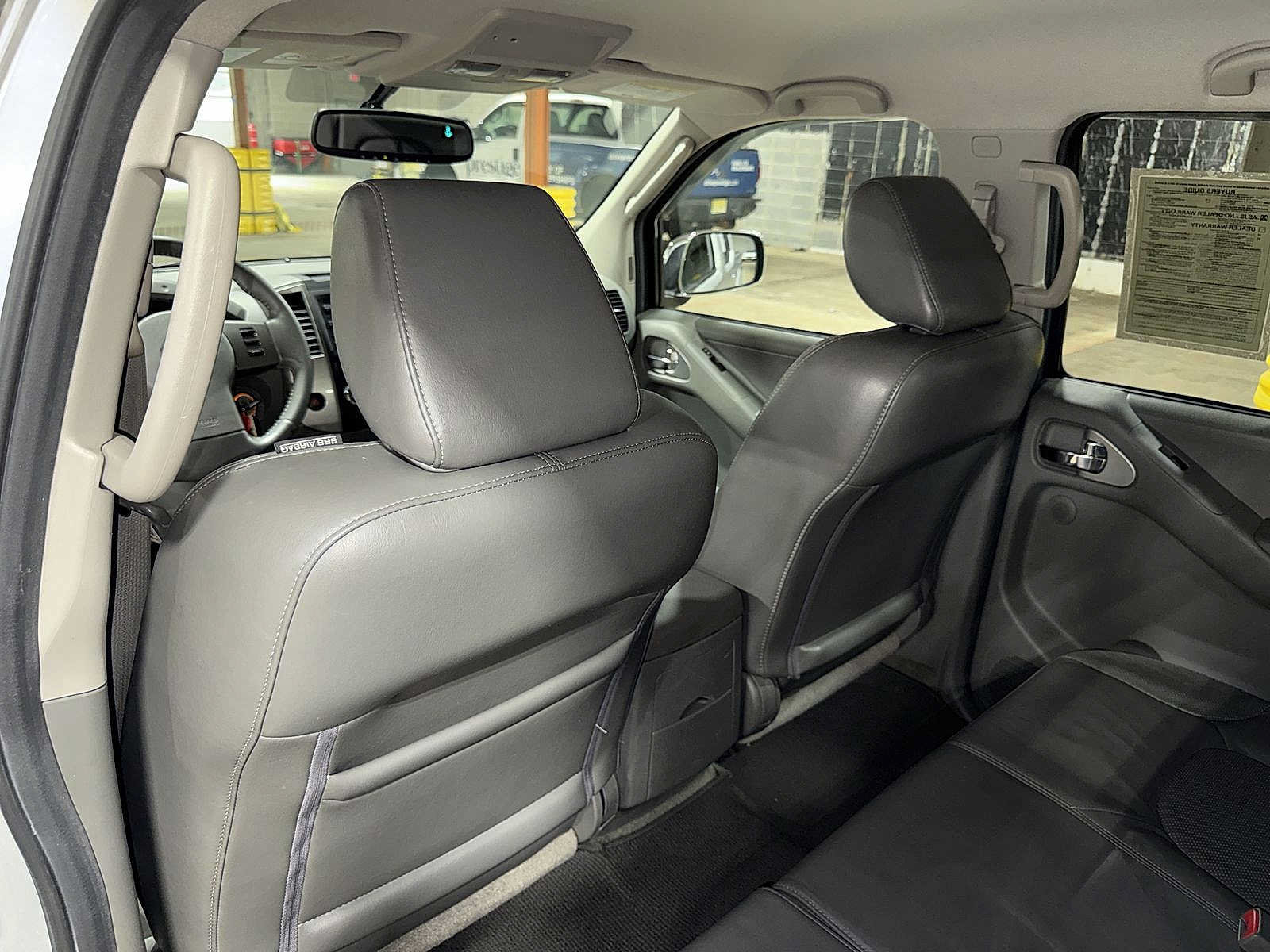 Used 2010 Nissan Frontier LE w/ LE Value Truck Pkg AWD/4WD image 26