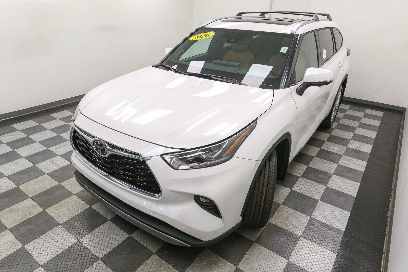 Used 2026 Toyota Highlander Platinum AWD/4WD image 7