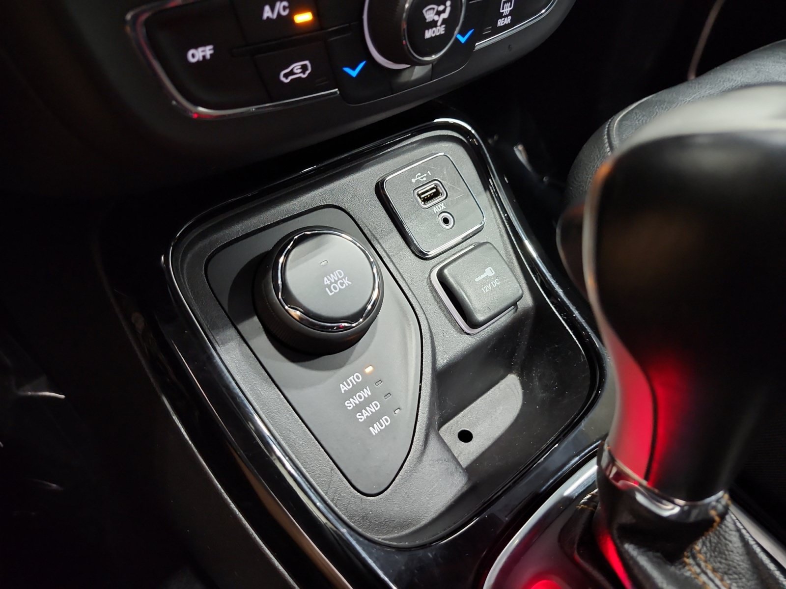 Used 2019 Jeep Compass Limited AWD/4WD image 21