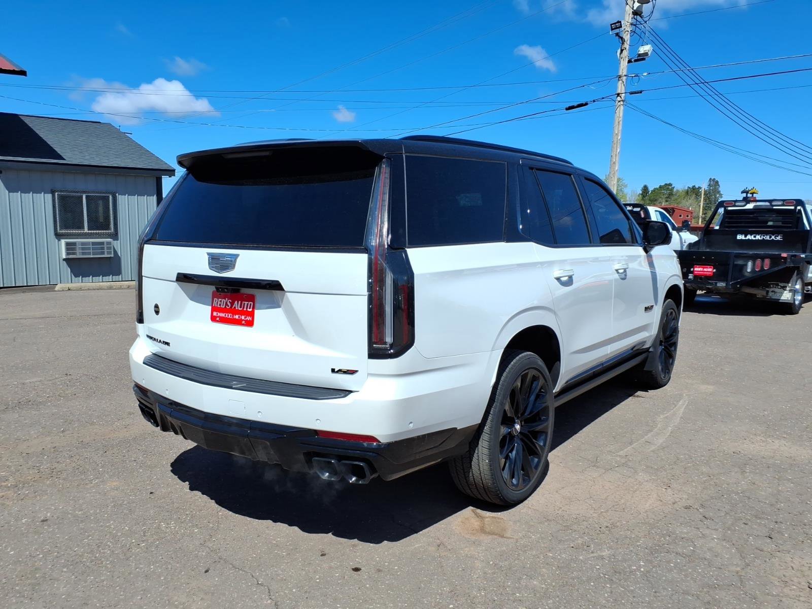 Used 2025 Cadillac Escalade V w/ LPO, ONYX Package AWD/4WD image 6