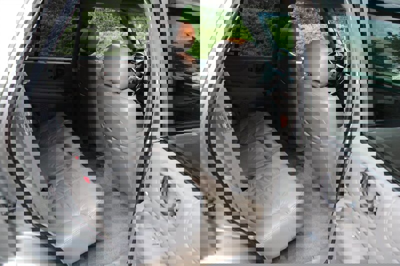 Used 2000 GMC Jimmy SLT w/ Underbody Shield Pkg image 6