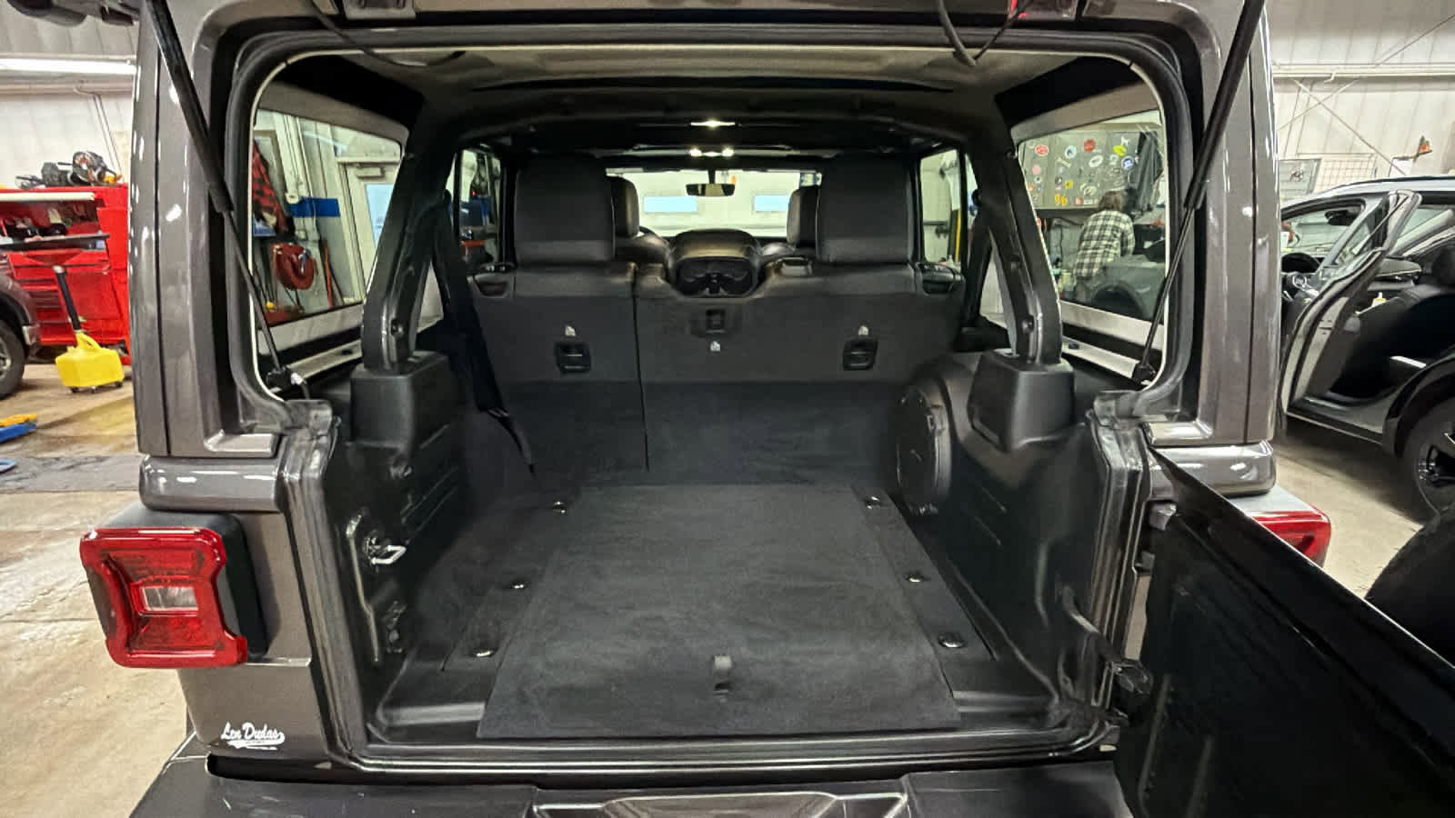 Used 2021 Jeep Wrangler Unlimited Sahara image 26