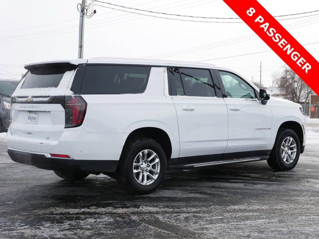 Used 2025 Chevrolet Suburban LT image 4