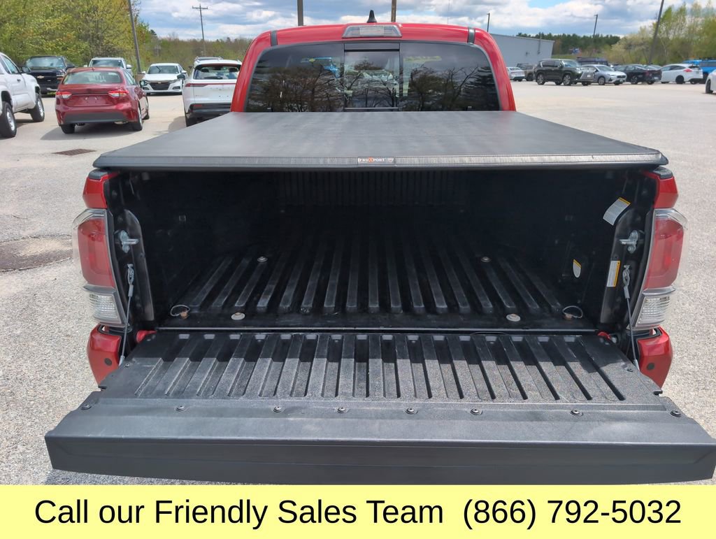 Certified 2022 Toyota Tacoma TRD Off-Road AWD/4WD image 26