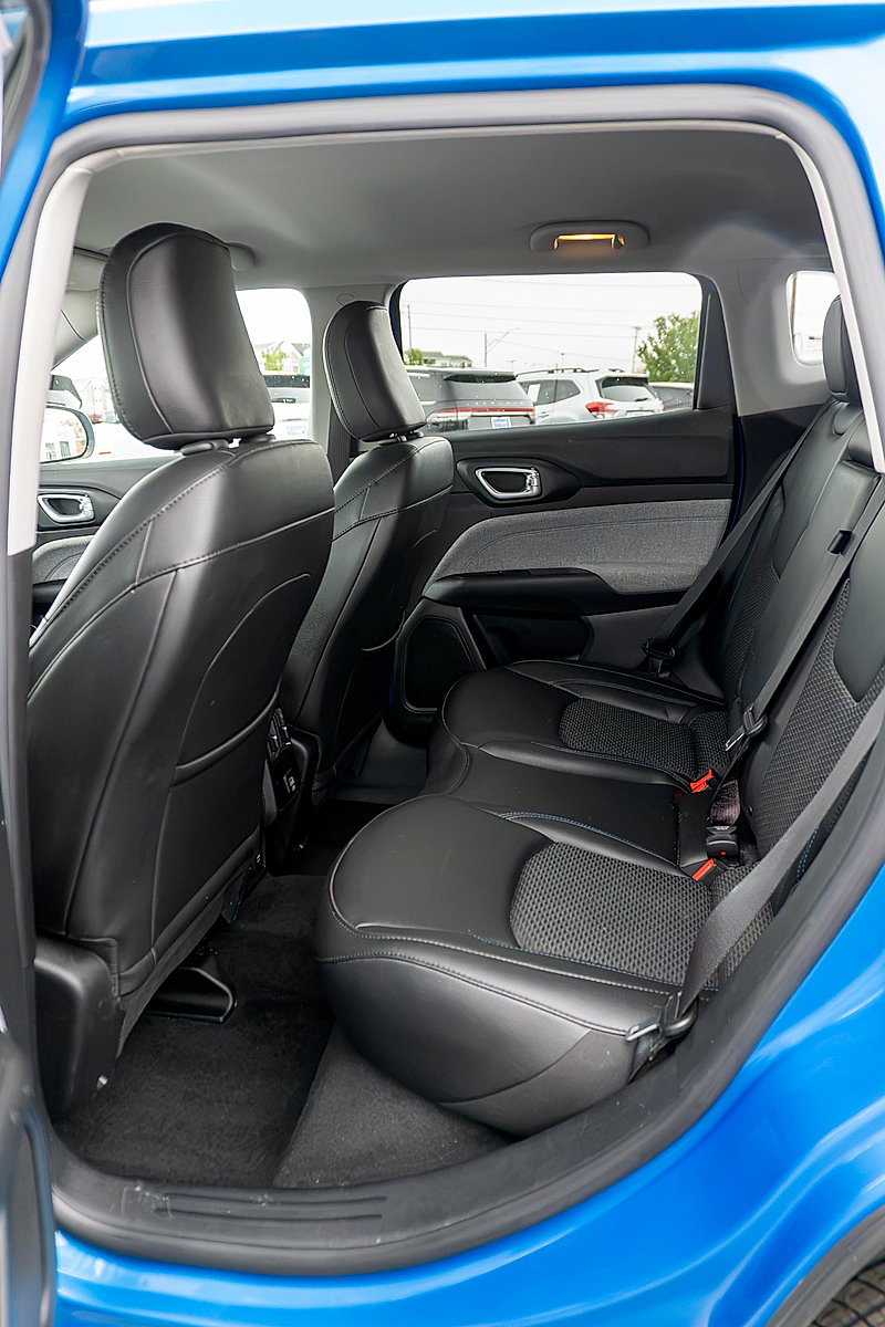 Used 2022 Jeep Compass Latitude AWD/4WD image 11
