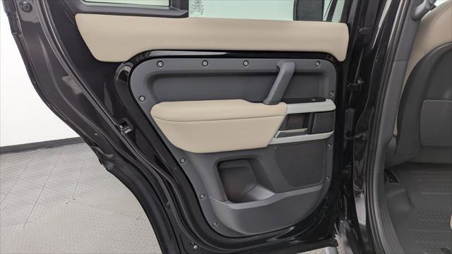 Used 2022 Land Rover Defender 110 S AWD/4WD image 14
