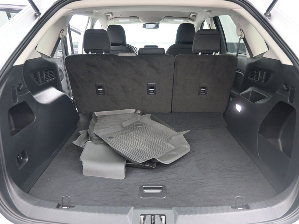 Used 2024 Ford Edge SE image 25