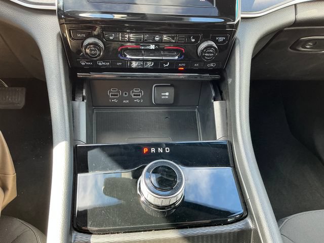 Used 2024 Jeep Grand Cherokee Laredo X w/ Luxury Tech Group I AWD/4WD image 10