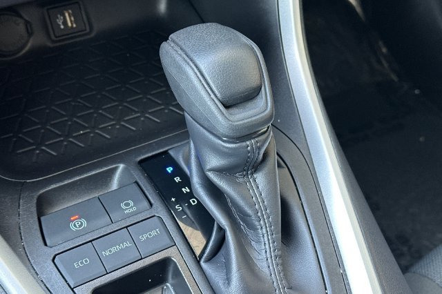 Used 2025 Toyota RAV4 XLE FWD image 23