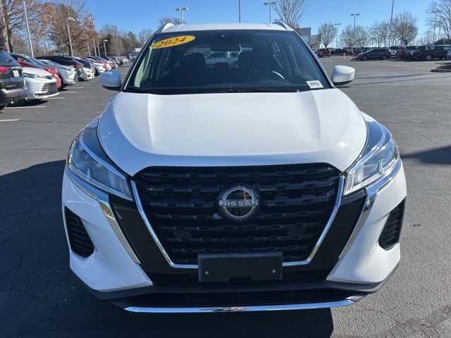 Used 2024 Nissan Kicks SV image 2