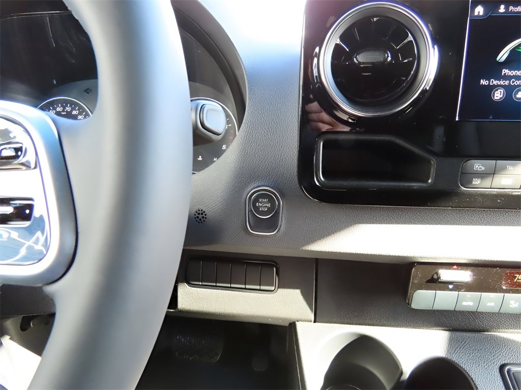 Used 2024 Mercedes-Benz Sprinter 2500 image 43