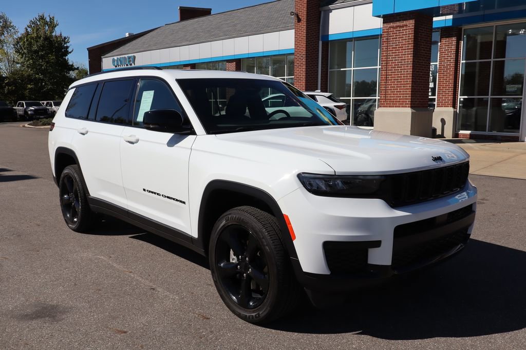 Used 2024 Jeep Grand Cherokee L Altitude image 4